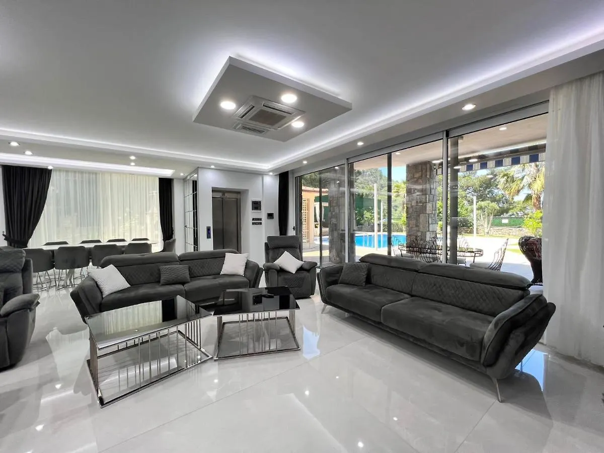 Luxury 7-Bed Villa With Pool And Jacuzzi Fethiye Oludeniz