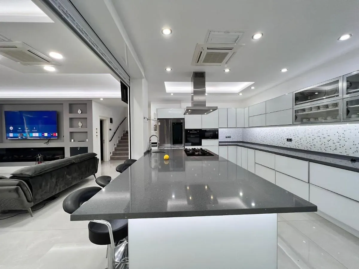 Luxury 7-Bed Villa With Pool And Jacuzzi Fethiye Oludeniz