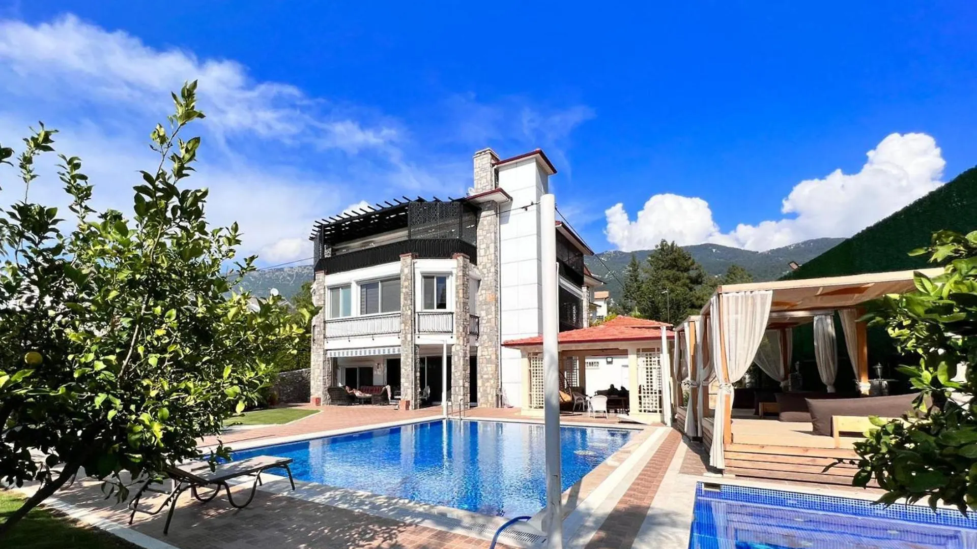 Luxury 7-Bed Villa With Pool And Jacuzzi Fethiye Oludeniz